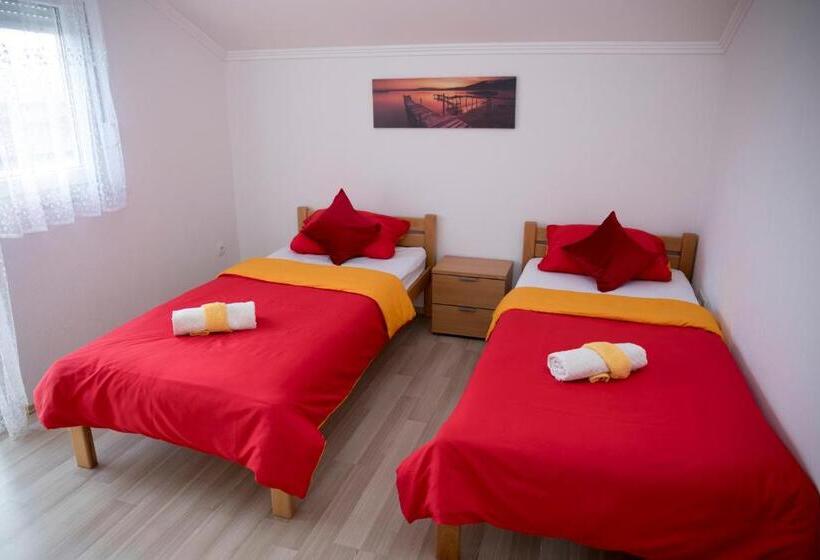 اتاق استاندارد با تراس, Relax Guest House Blagaj