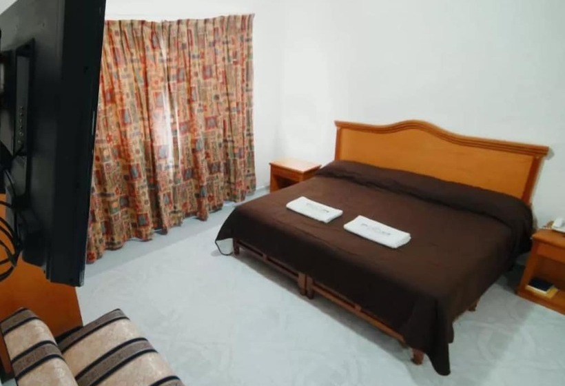 スタンダードルーム, El Conquistador Monarca