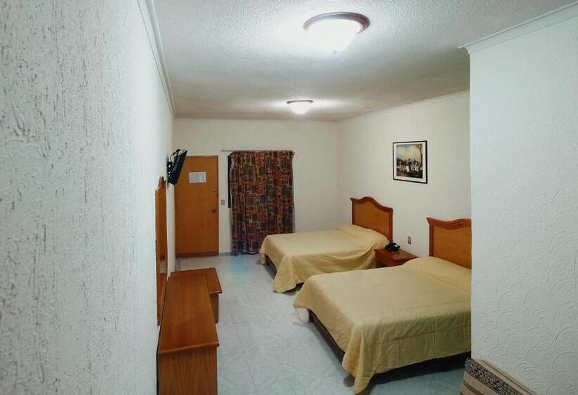 スタンダード４人部屋, El Conquistador Monarca