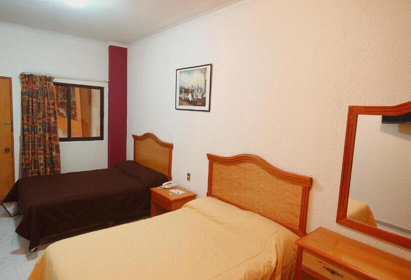 スタンダード４人部屋, El Conquistador Monarca