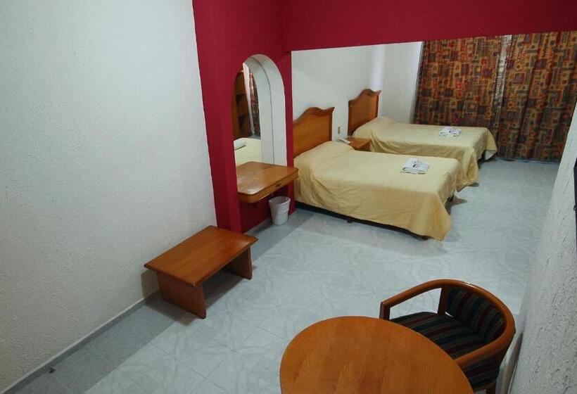 スタンダード４人部屋, El Conquistador Monarca