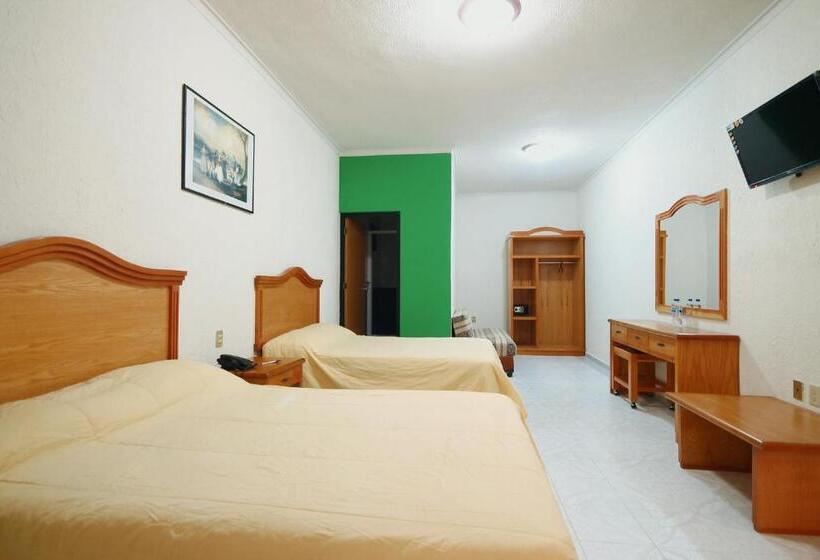 スタンダード４人部屋, El Conquistador Monarca