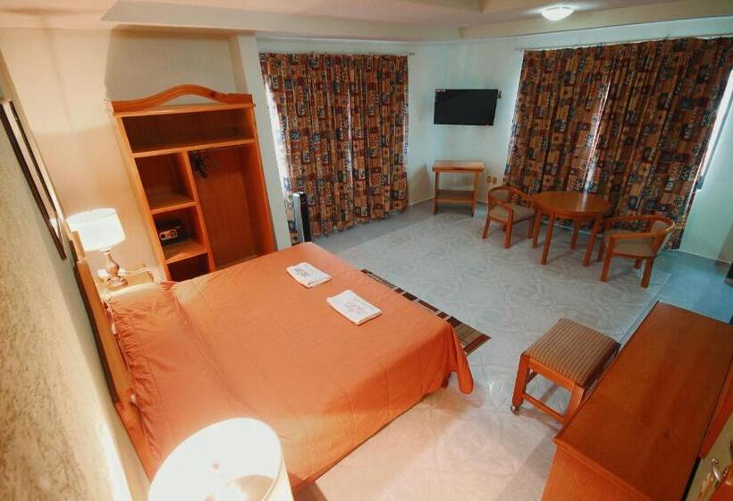 ジュニアスイート, El Conquistador Monarca