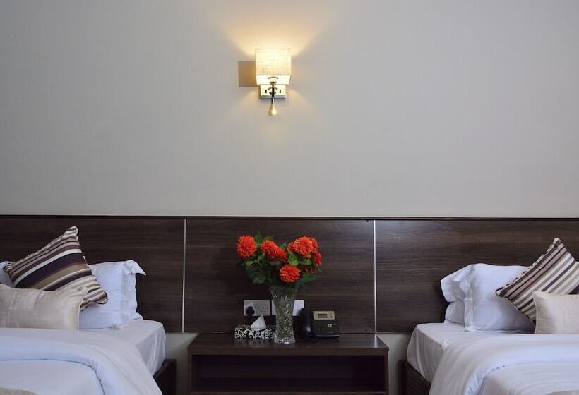 Standard Szoba, Razana