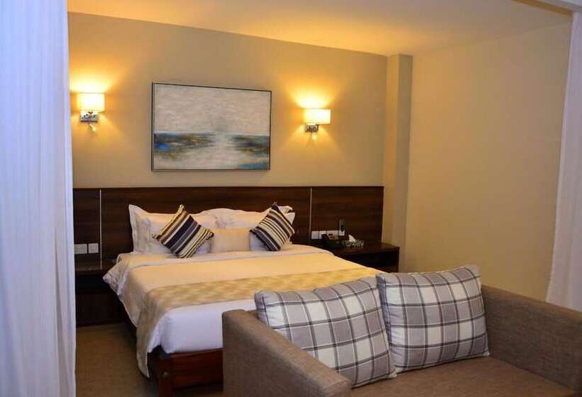 Deluxe Szoba, Razana