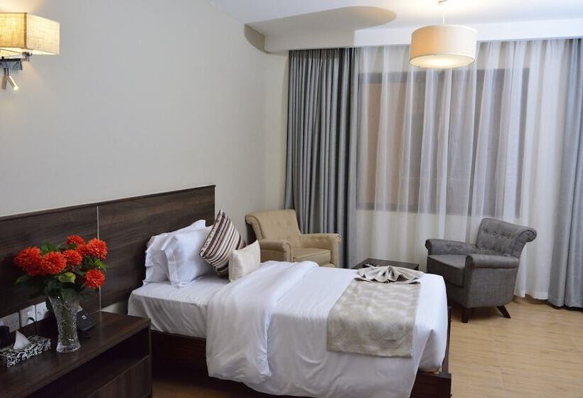 Családi Szoba, Razana