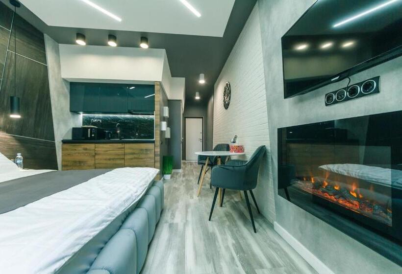 استودیوی استاندارد, Luxury Apartments