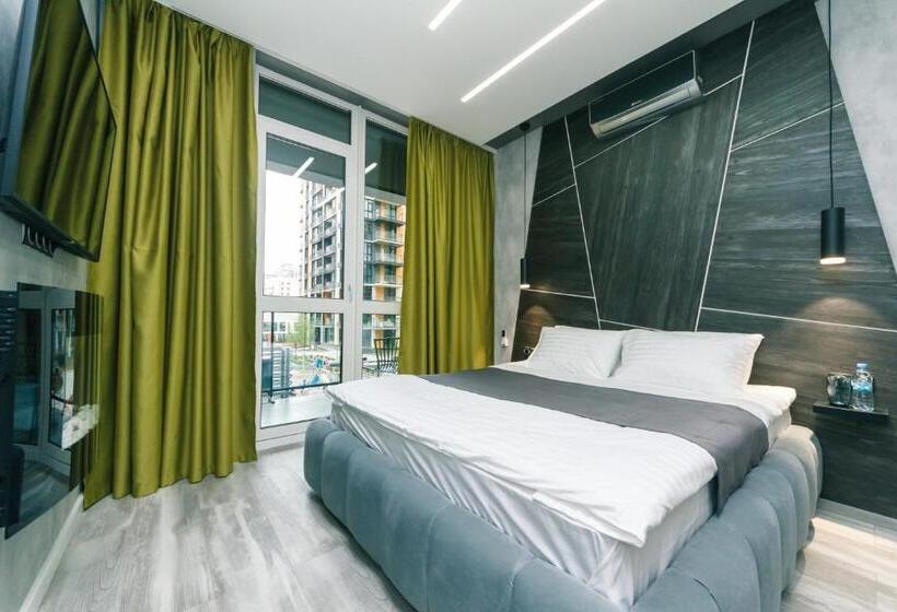 سوئیت با وان آب گرم, Luxury Apartments