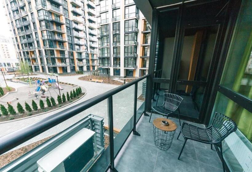 سوئیت با وان آب گرم, Luxury Apartments
