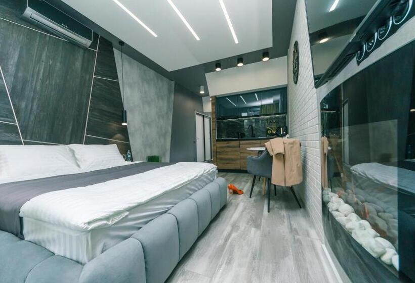 سوئیت با وان آب گرم, Luxury Apartments