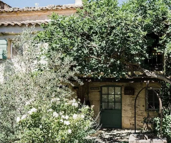 اتاق لوکس, La Ferme De La Huppe