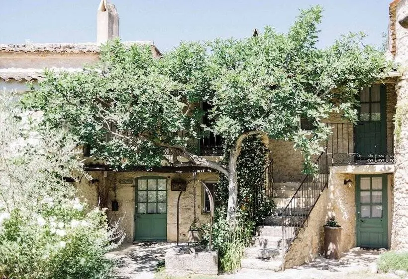 اتاق لوکس, La Ferme De La Huppe