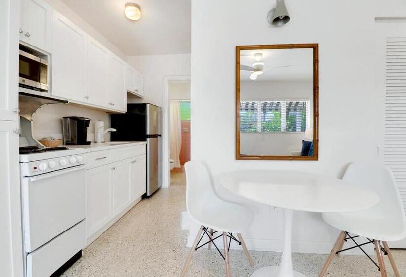 جناح, The Gondolier Inn