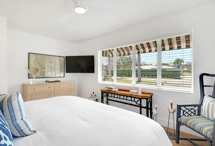 جناح سرير كينج, The Gondolier Inn