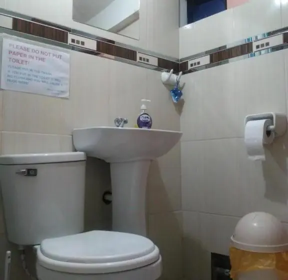 اتاق کلاسیک سه تخته, Dream House B&b