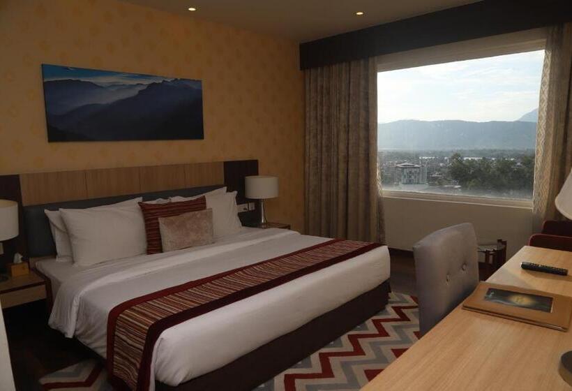 سوییت خانوادگی, Vivanta Chitwan Bharatpur