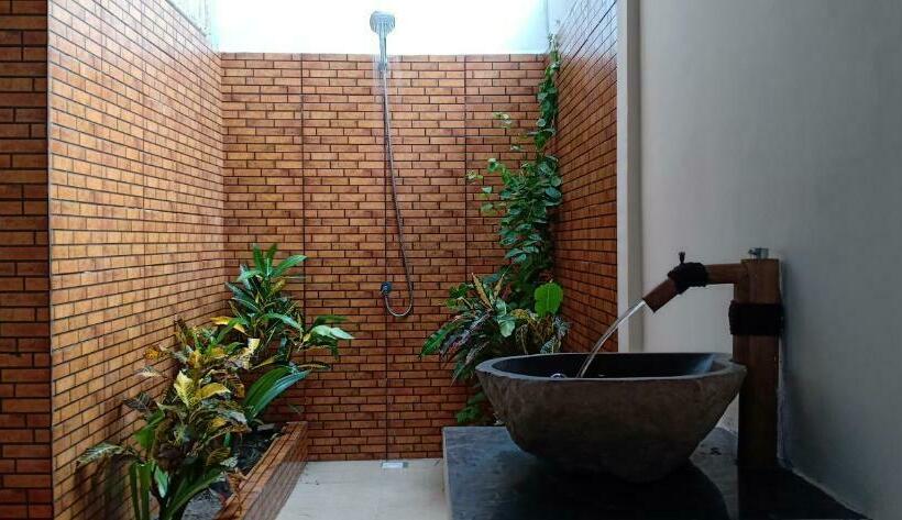 Standard Triple Room with Terrace, Voodoo Gili