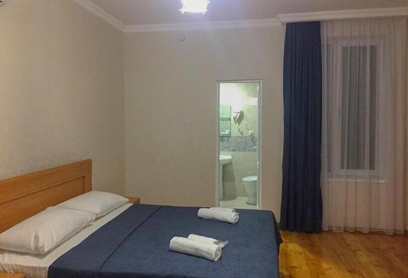 اتاق خانوادگی, Guest House Maradona