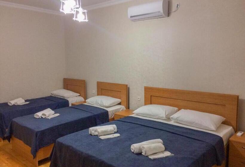 اتاق خانوادگی, Guest House Maradona