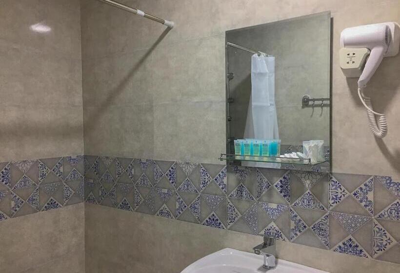 اتاق خانوادگی, Guest House Maradona