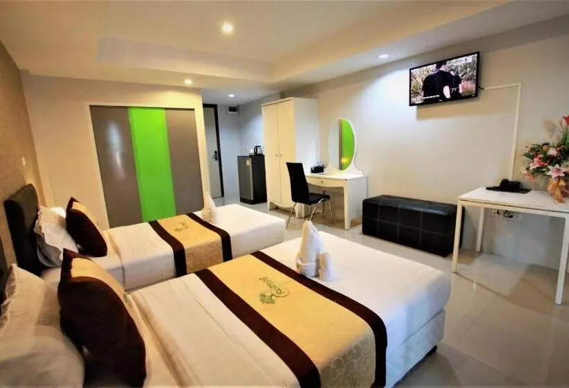 プールの見えるスーペリアルーム, Retreat Resort Pattaya