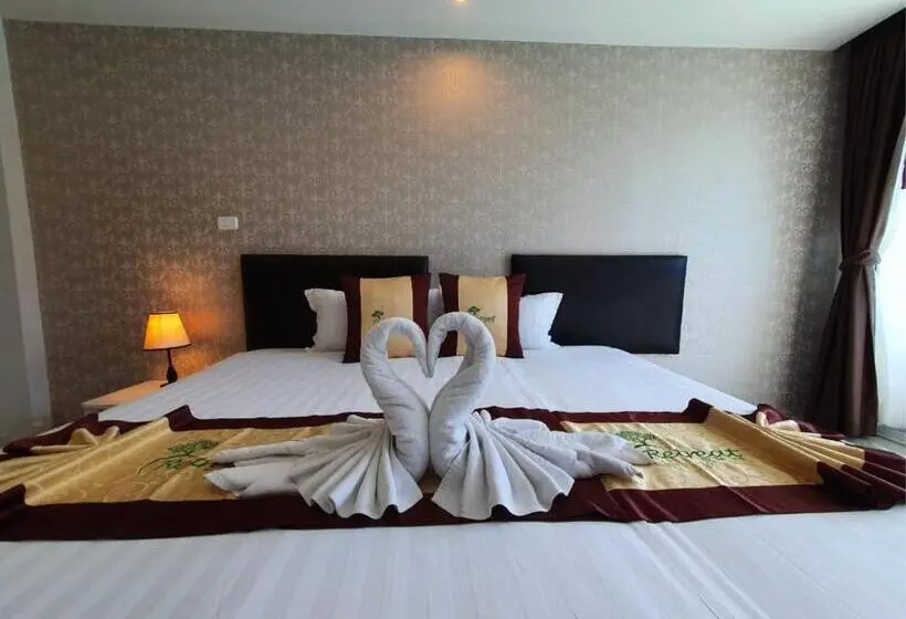 プールの見えるスーペリアルーム, Retreat Resort Pattaya