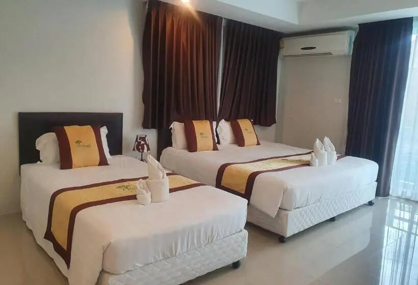 プールの見えるスタンダードトリプルルーム, Retreat Resort Pattaya