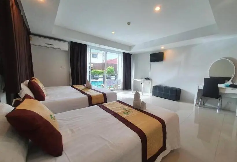 プールの見えるスタンダードトリプルルーム, Retreat Resort Pattaya