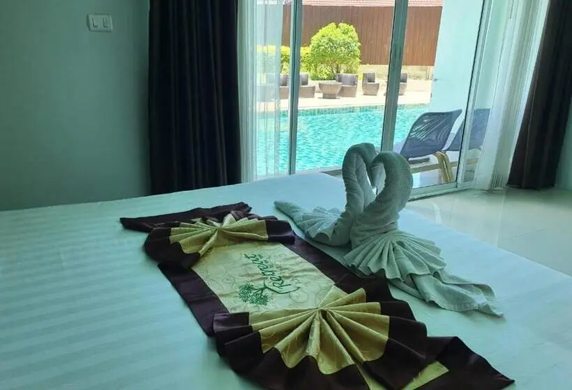 プールの見えるスタンダードトリプルルーム, Retreat Resort Pattaya