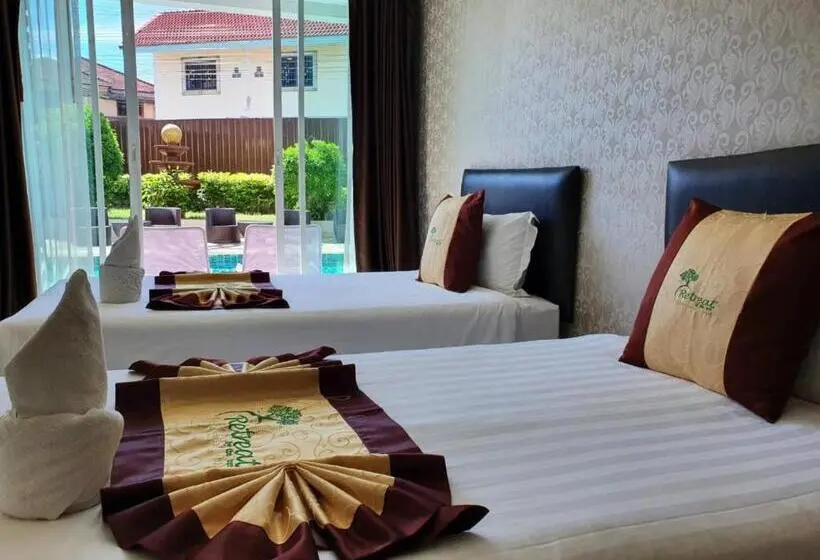プールの見えるスーペリアルーム, Retreat Resort Pattaya