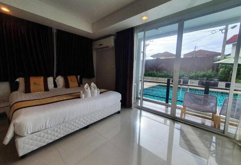스탠다드 트리플 룸 풀장 전망, Retreat Resort Pattaya