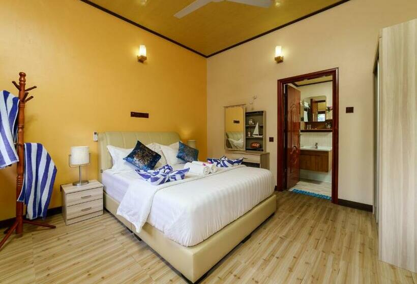 ویلای لوکس 1 خوابه, Sea View Villa Ukulhas