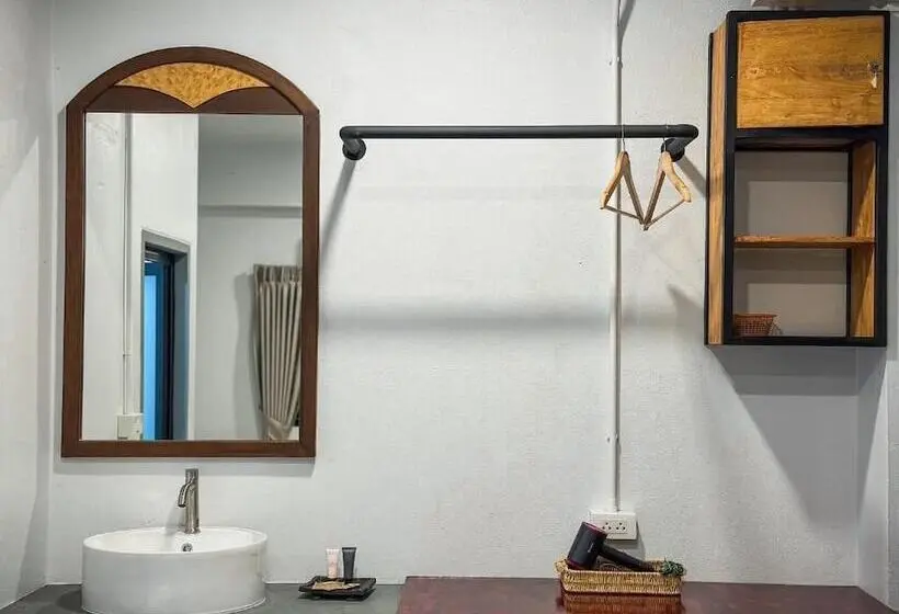 Suite Familiar, Hometown Stays Hatyai