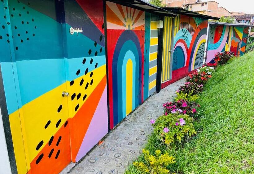 בקתה סטנדרטית, La Madriguera