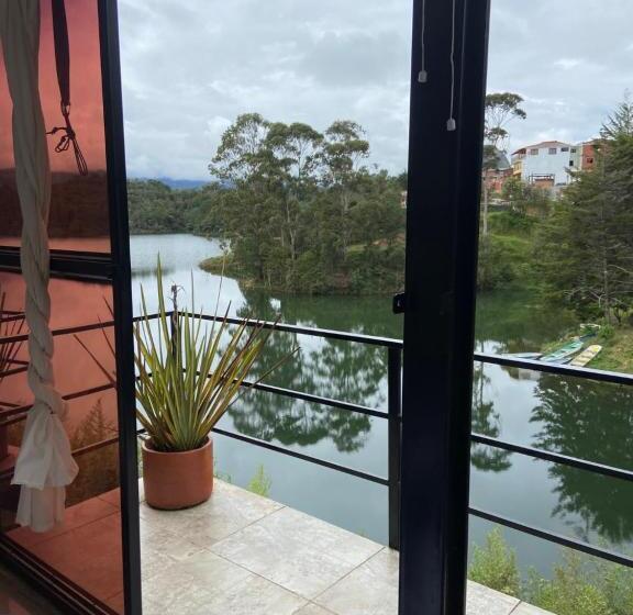 בקתה סטנדרטית, La Madriguera