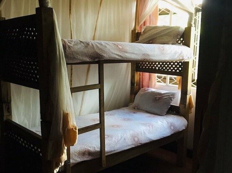 공동 객실, Footprints Hostel