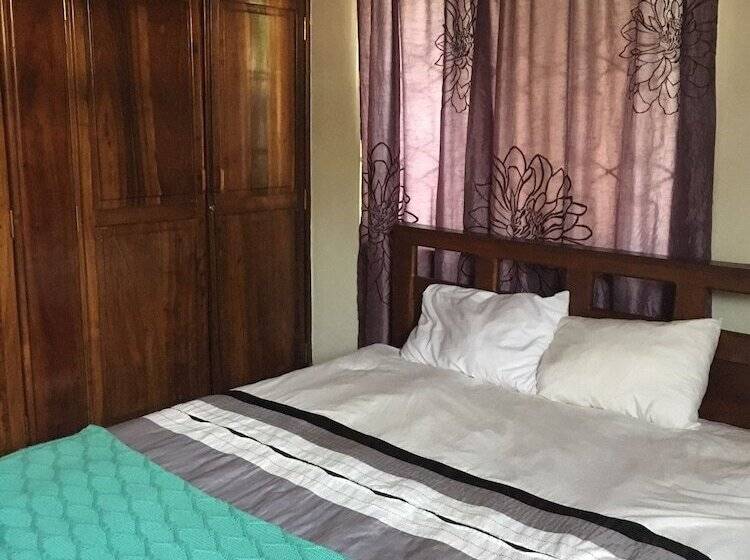 디럭스 룸, Footprints Hostel