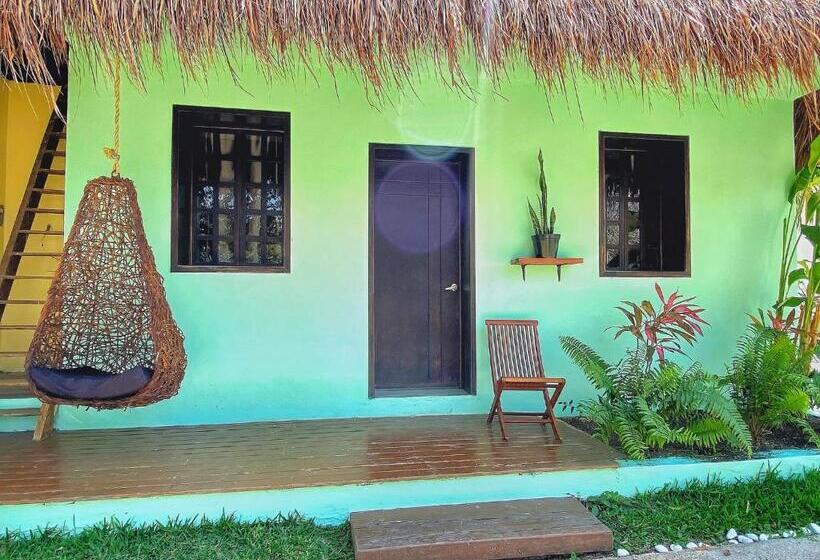 חדר לארבעה סטנדרטי עם נוף לגינה, Boutique Las Nubes Bacalar