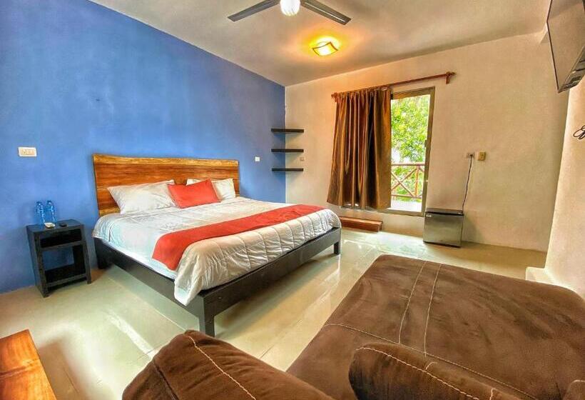 اتاق لوکس با بالکن و چشم‌انداز دریا, Boutique Las Nubes Bacalar