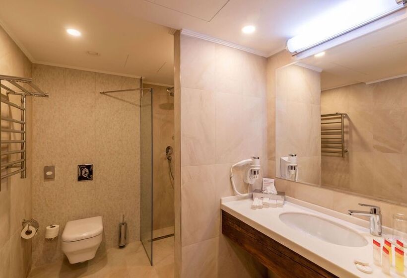 2침실 수피리어 룸, Ramada Hotel & Suites By Wyndham Yerevan