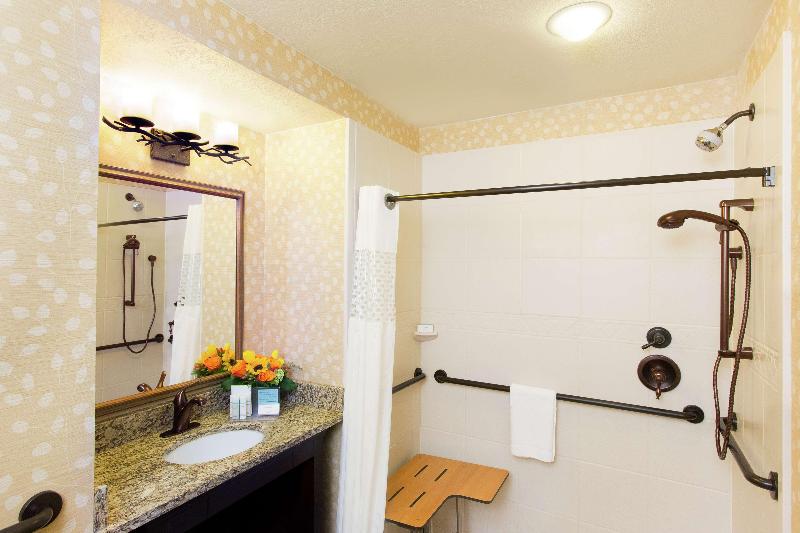 스위트 킹사이즈 침대, Ramada Hotel & Suites By Wyndham Yerevan