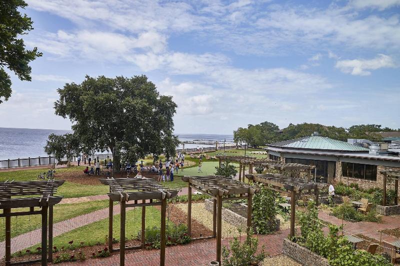 스탠다드 룸 킹사이즈 침대, Ramada Hotel & Suites By Wyndham Yerevan