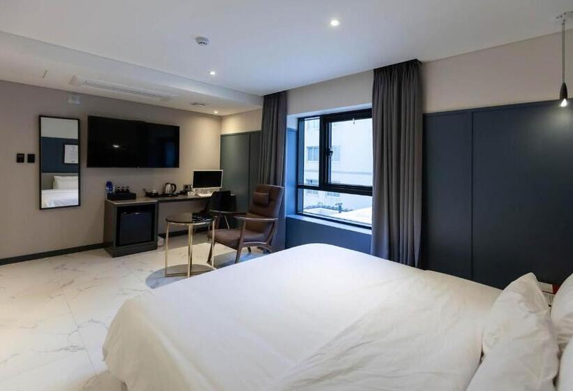 Номер Стандарт, Brown Dot Hotel Hadan