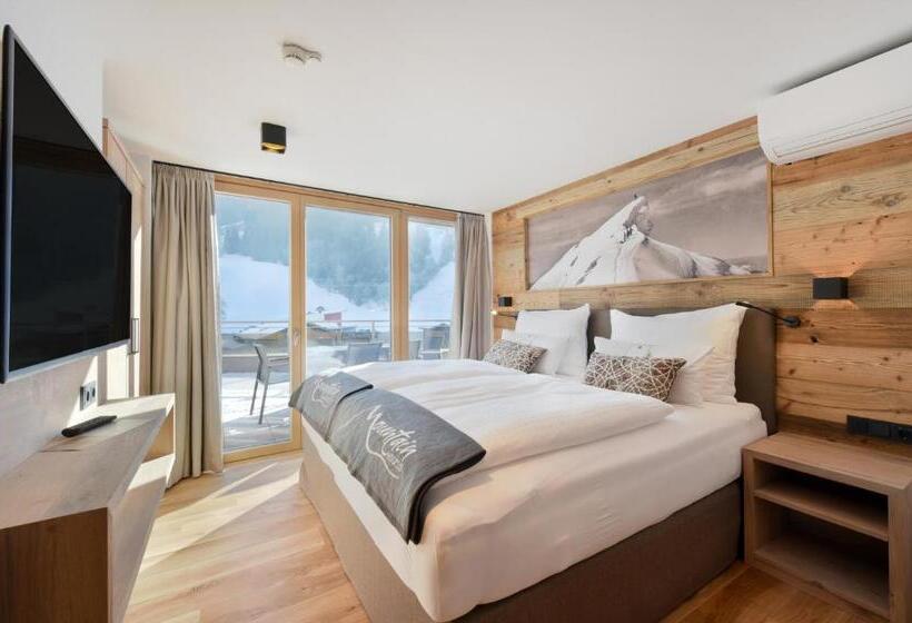 آپارتمان خانوادگی, Mountain Hotel Luis