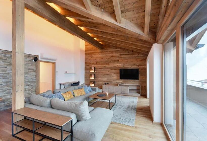 1 Bedroom Penthouse Apartment, Mountain Hotel Luis