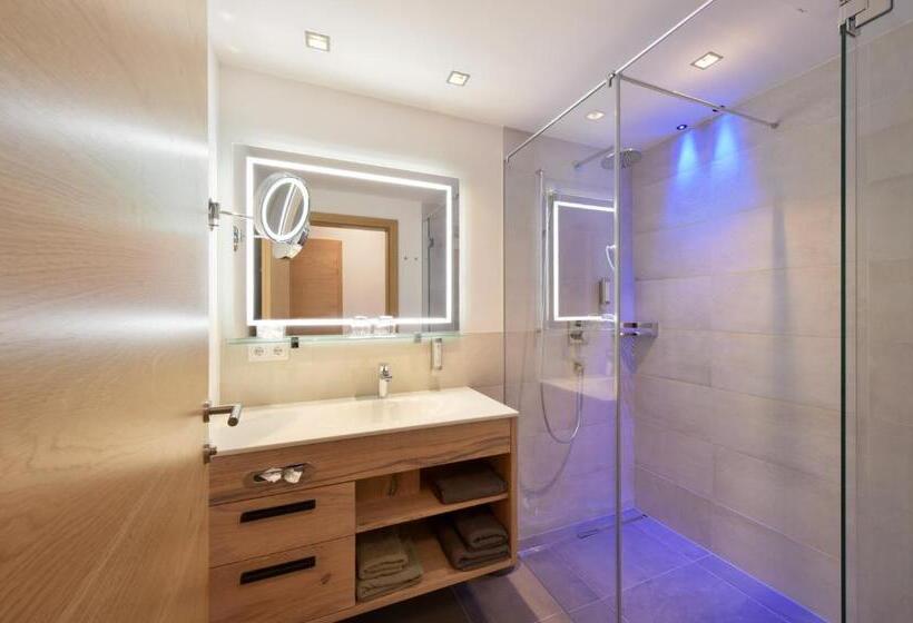 اتاق لوکس, Mountain Hotel Luis