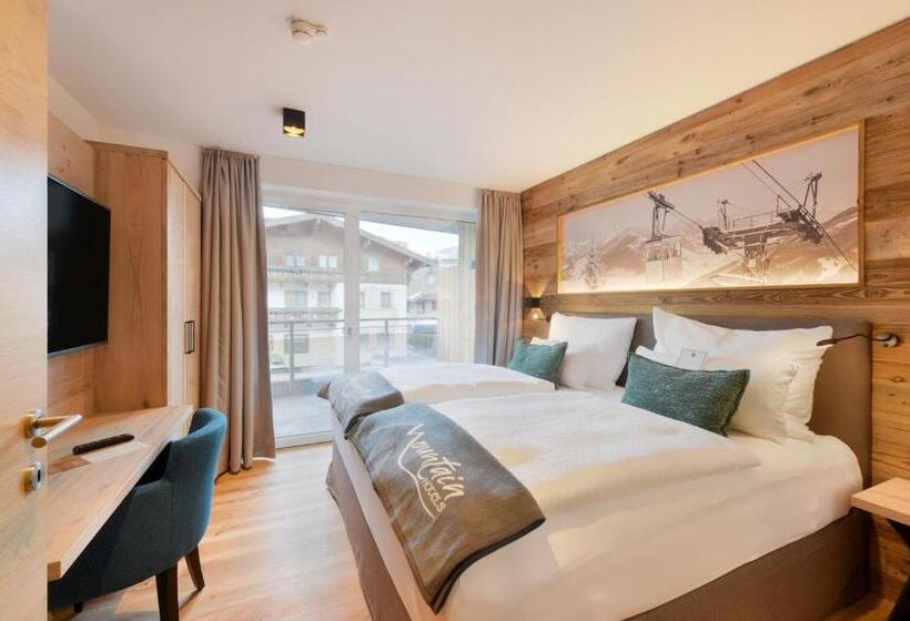 آپارتمان خانوادگی, Mountain Hotel Luis