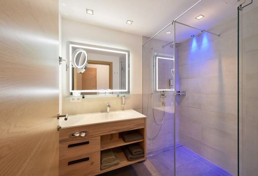 اتاق لوکس, Mountain Hotel Luis