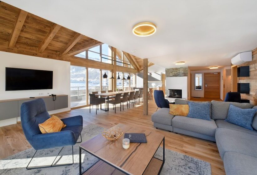 آپارتمان خانوادگی, Mountain Hotel Luis