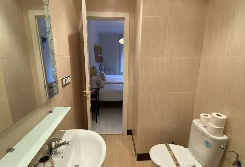 اتاق استاندارد سه نفره, Insidehome Valladolid Centro  Hab Con Baño Privado En El Centro Y Opcion De Parking